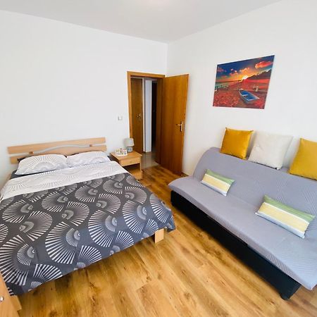 First Line On The Beach Cosy Sea Paradise Apartments Kavarna Eksteriør billede