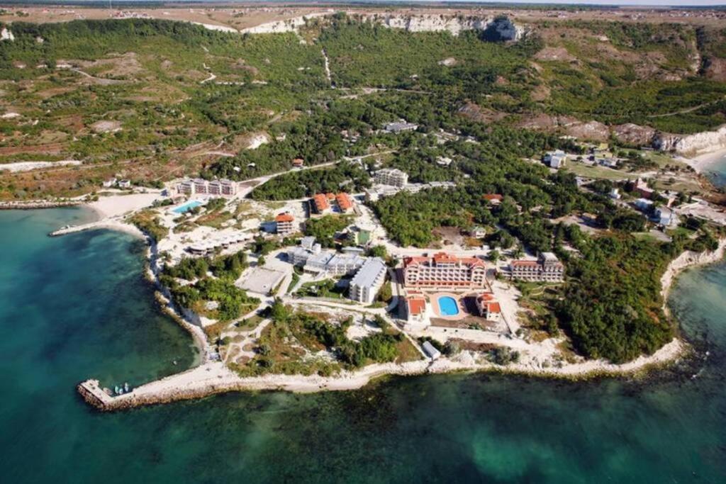 First Line On The Beach Cosy Sea Paradise Apartments Kavarna Eksteriør billede