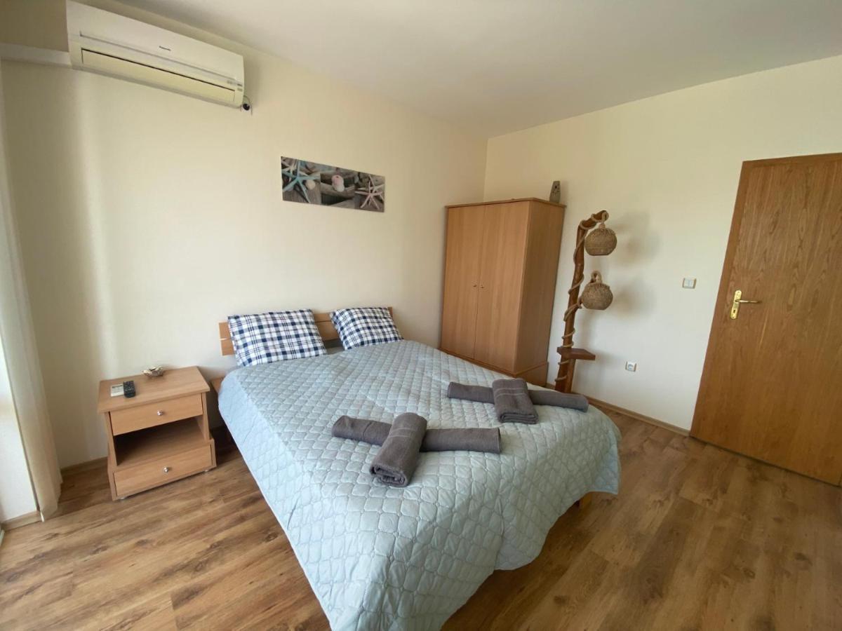 First Line On The Beach Cosy Sea Paradise Apartments Kavarna Eksteriør billede