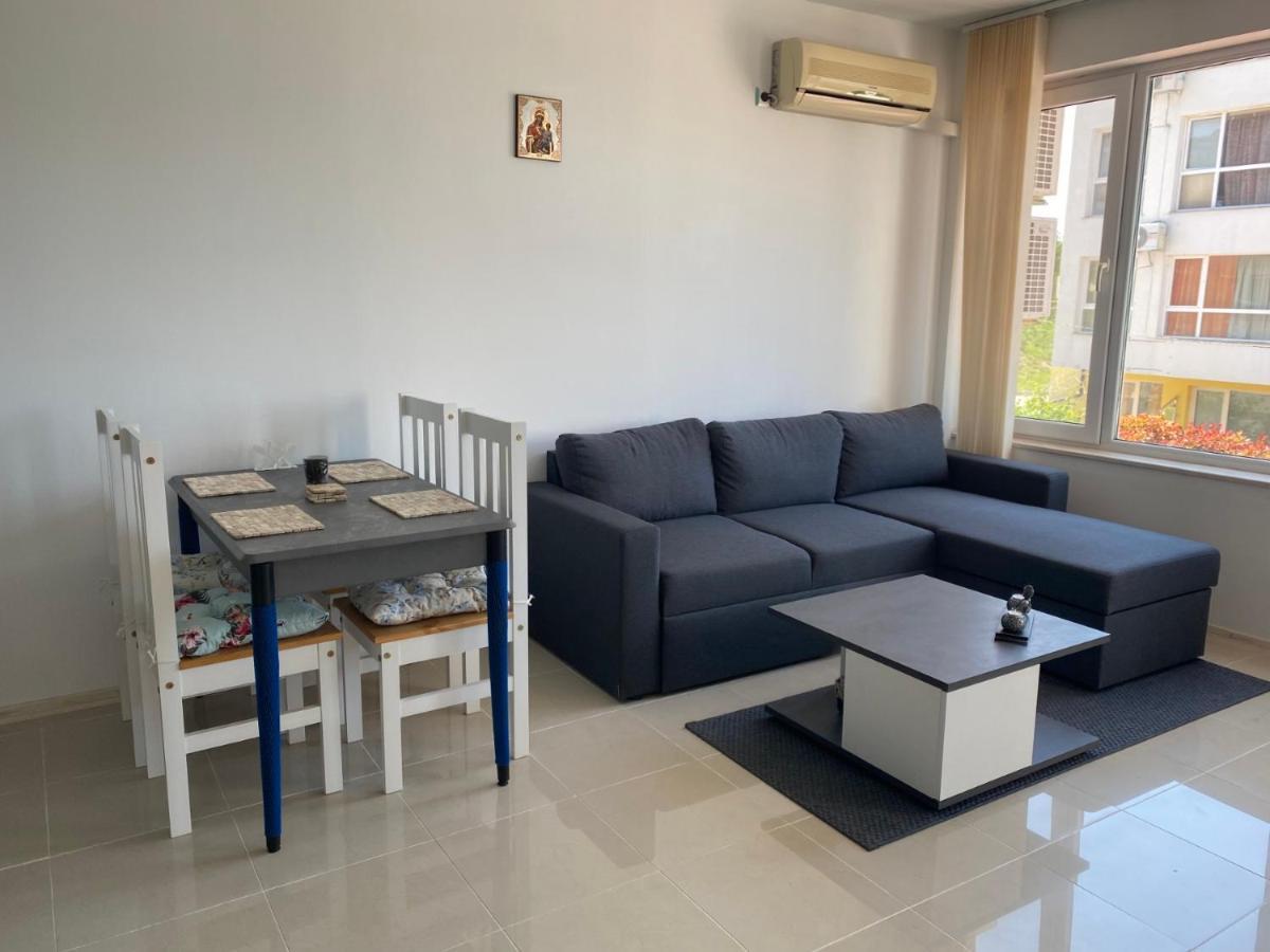 First Line On The Beach Cosy Sea Paradise Apartments Kavarna Eksteriør billede