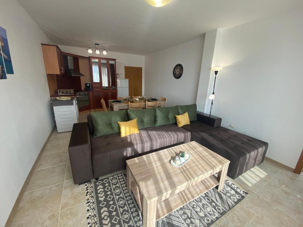First Line On The Beach Cosy Sea Paradise Apartments Kavarna Eksteriør billede