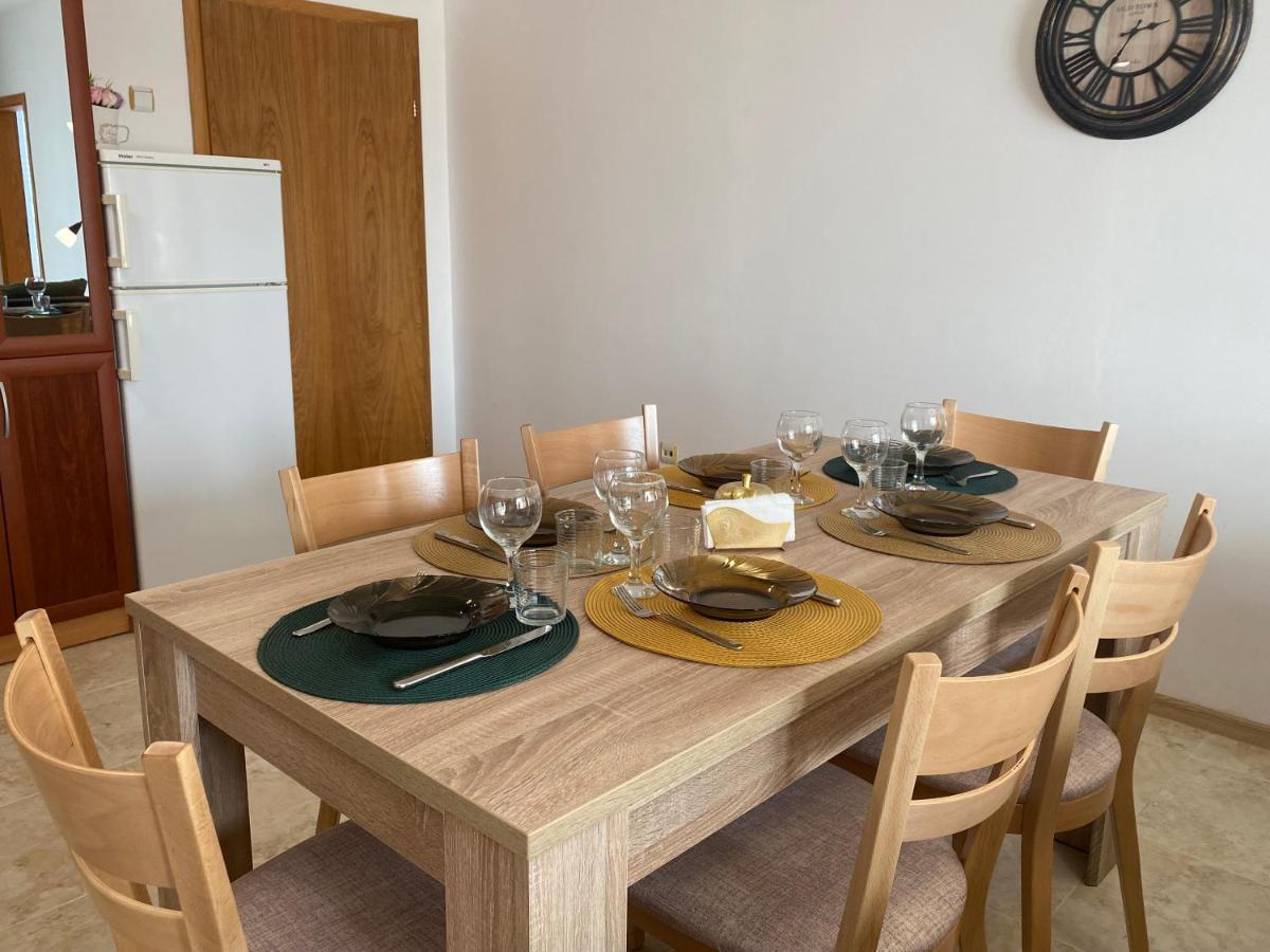 First Line On The Beach Cosy Sea Paradise Apartments Kavarna Eksteriør billede