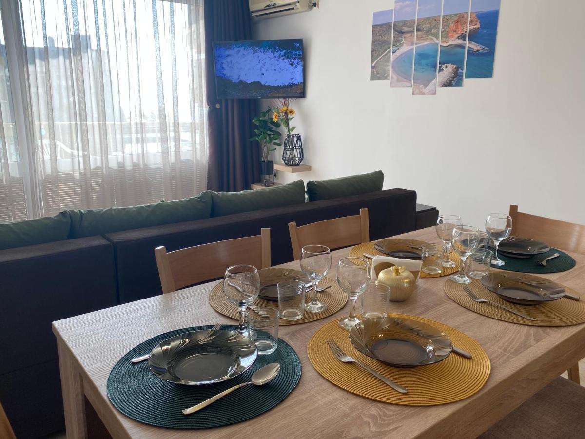 First Line On The Beach Cosy Sea Paradise Apartments Kavarna Eksteriør billede