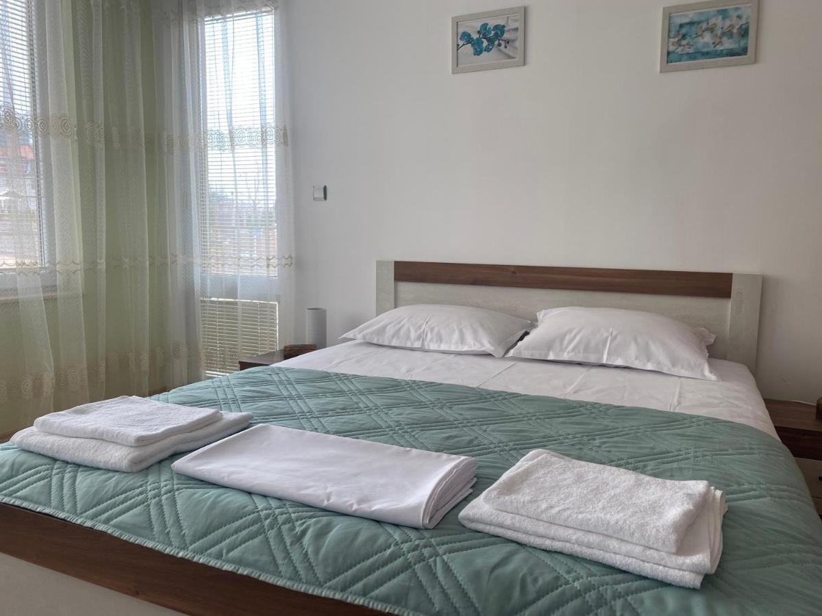 First Line On The Beach Cosy Sea Paradise Apartments Kavarna Eksteriør billede
