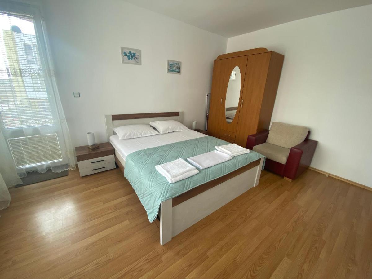 First Line On The Beach Cosy Sea Paradise Apartments Kavarna Eksteriør billede