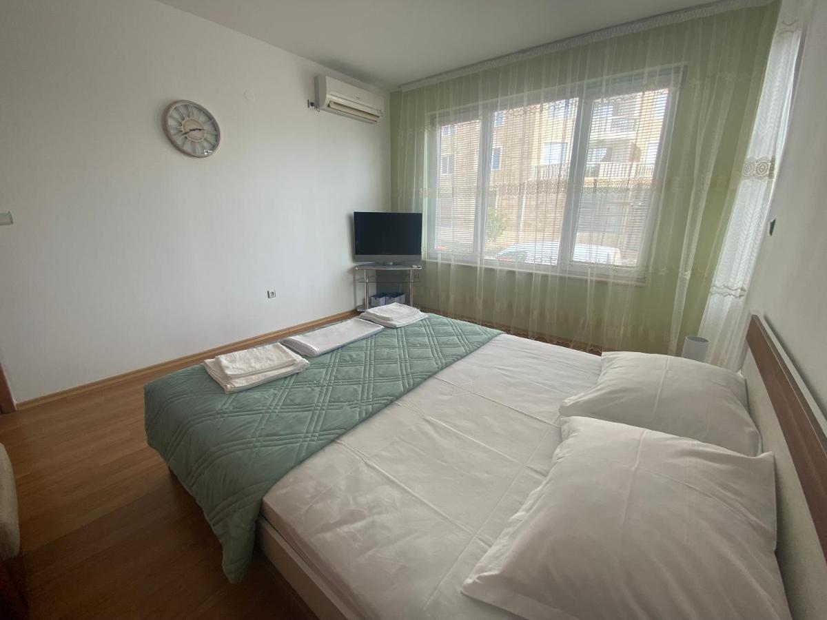 First Line On The Beach Cosy Sea Paradise Apartments Kavarna Eksteriør billede