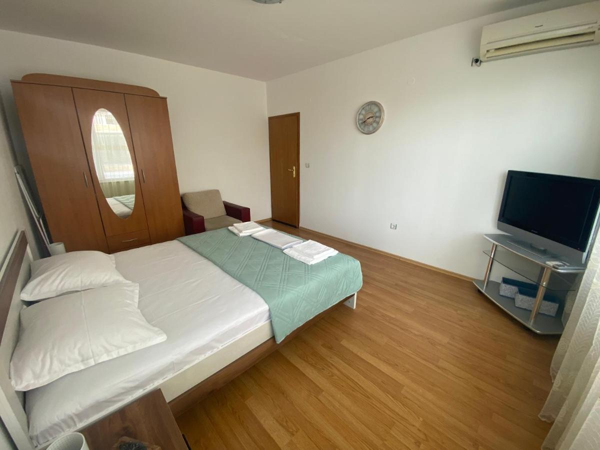 First Line On The Beach Cosy Sea Paradise Apartments Kavarna Eksteriør billede
