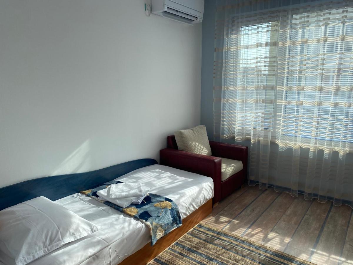 First Line On The Beach Cosy Sea Paradise Apartments Kavarna Eksteriør billede