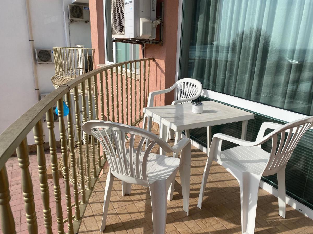 First Line On The Beach Cosy Sea Paradise Apartments Kavarna Eksteriør billede