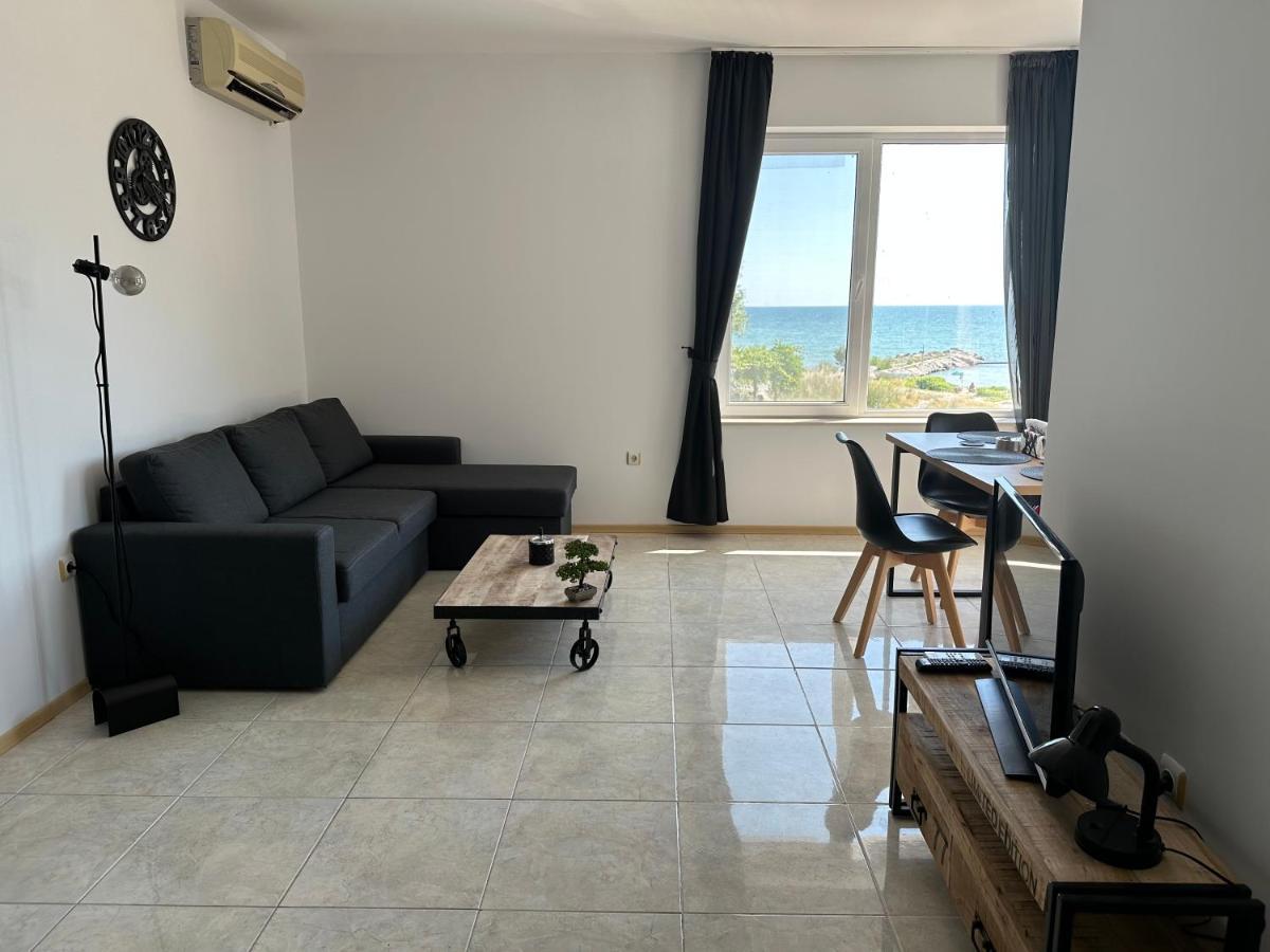 First Line On The Beach Cosy Sea Paradise Apartments Kavarna Eksteriør billede