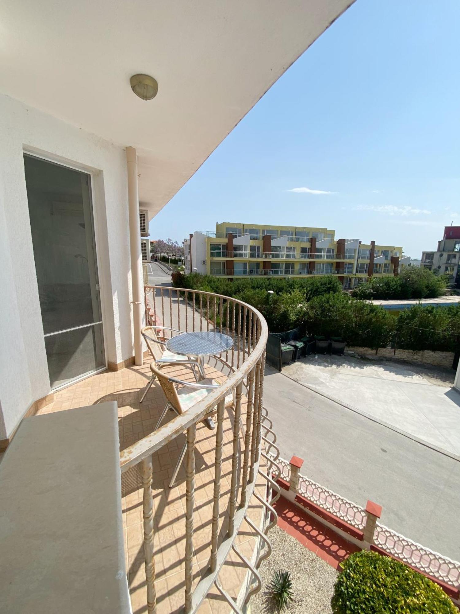 First Line On The Beach Cosy Sea Paradise Apartments Kavarna Eksteriør billede